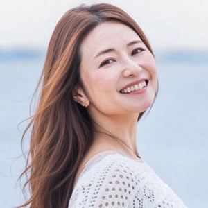 小室友里®